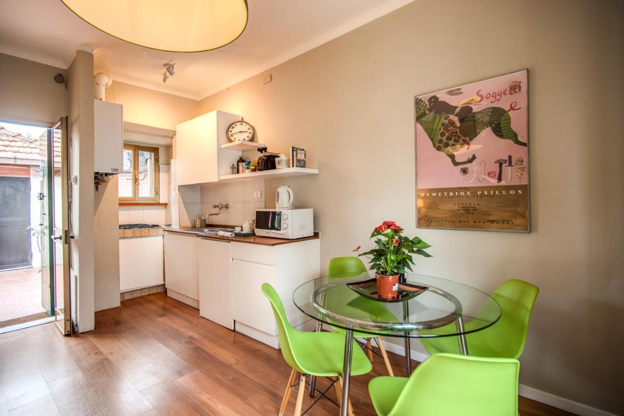 Rr Apartments San Giovanni Рим Екстериор снимка